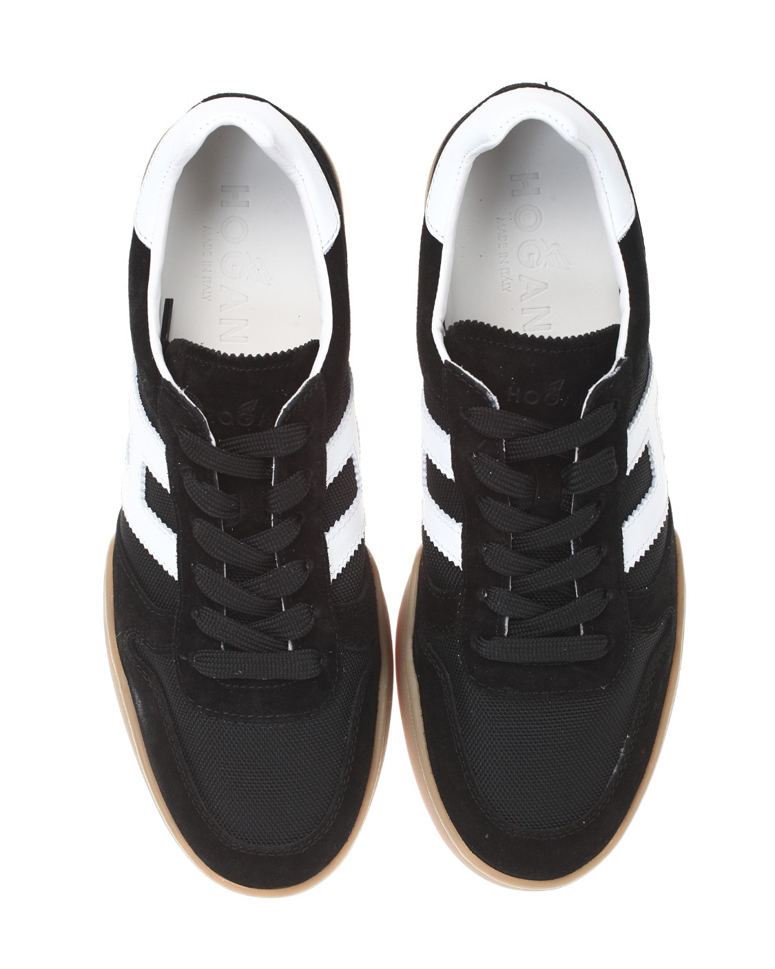 shop HOGAN  Scarpe: Hogan sneakers H357 Bianco Nero.
Tomaia in suede.
Inserti in tessuto tecnico.
H laterale e dettagli in pelle liscia.
Fussbett interno removibile 1,5 cm.
Suola in gomma.
Indicazioni di cura e mantenimento incluse.
Custodia in tessuto inclusa.
Composizione: 100% Pelle.
Fabbricato in Italia.. HXM3570AC40QH6-0002 number 2529697