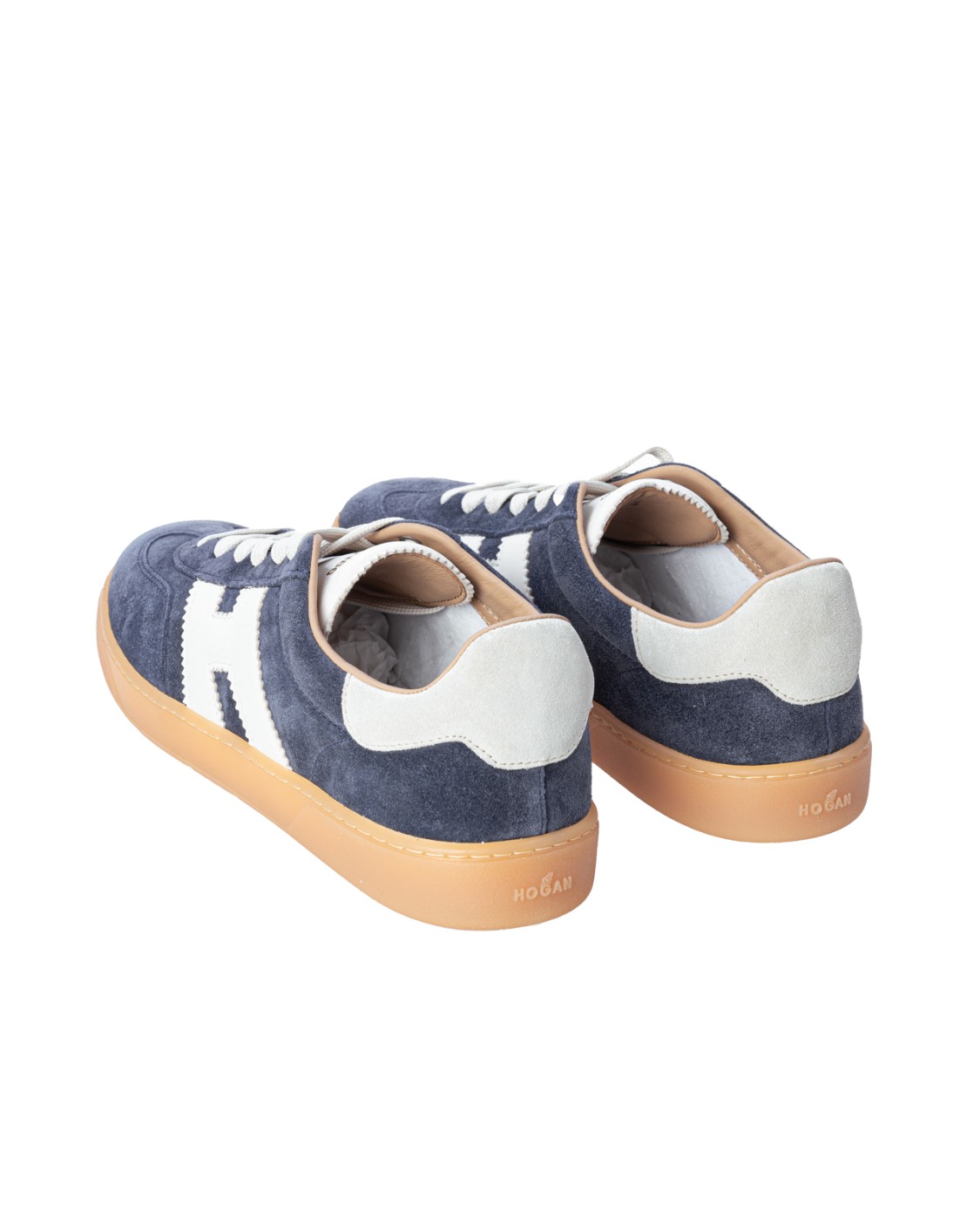 shop HOGAN Saldi Scarpa: Hogan sneakers Hogan Cool Blu.
Tomaia in pelle scamosciata.
H laterale e dettagli in nappa.
Fussbett in memory foam.
Suola a cassetta in gomma (TPU).
Indicazioni di cura e mantenimento incluse.
Custodia in tessuto inclusa.
Include un paio di lacci aggiuntivi.
Fabbricato in Italia.. HXM6470FB60PJQ-0ESI number 1243466