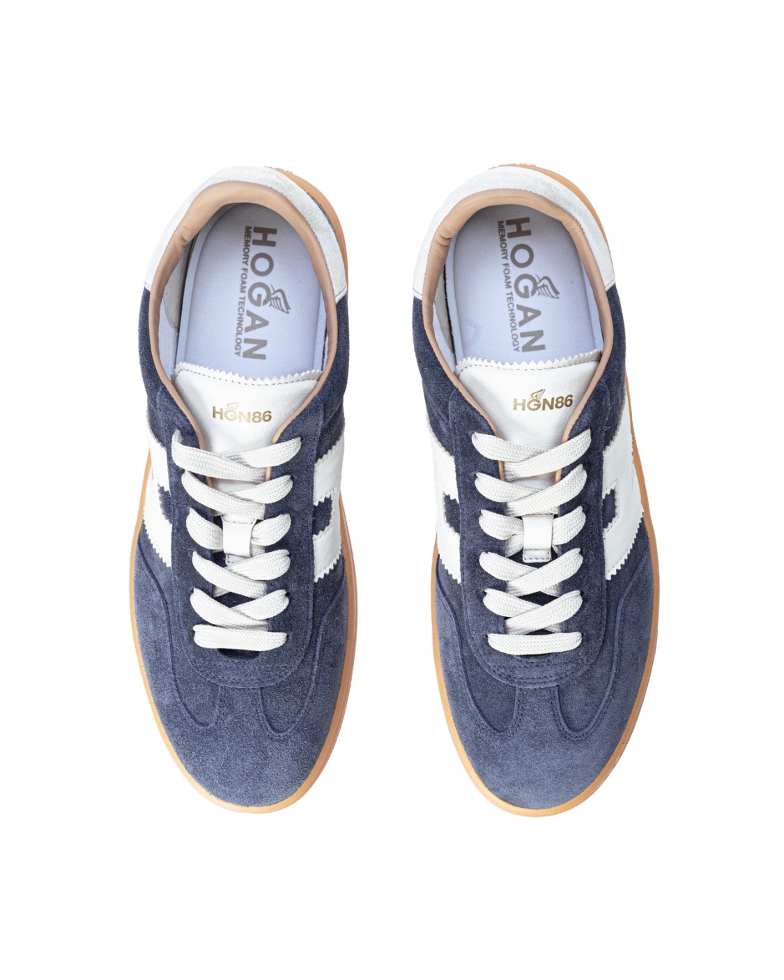 shop HOGAN Saldi Scarpa: Hogan sneakers Hogan Cool Blu.
Tomaia in pelle scamosciata.
H laterale e dettagli in nappa.
Fussbett in memory foam.
Suola a cassetta in gomma (TPU).
Indicazioni di cura e mantenimento incluse.
Custodia in tessuto inclusa.
Include un paio di lacci aggiuntivi.
Fabbricato in Italia.. HXM6470FB60PJQ-0ESI number 1243466