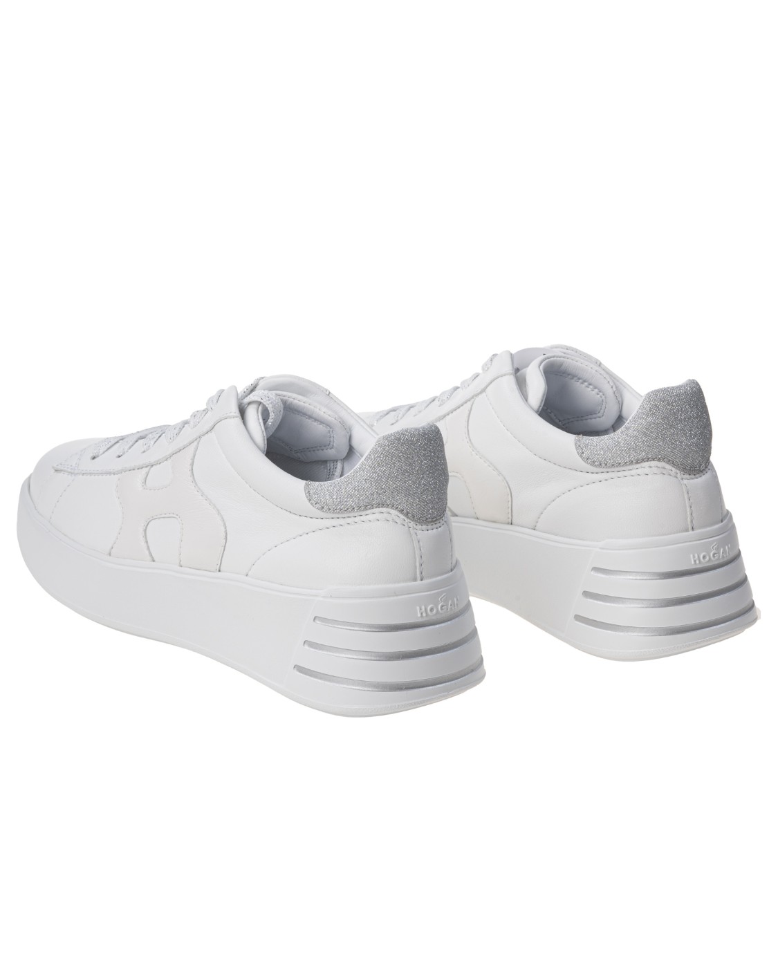 shop HOGAN Saldi Sneakers: Hogan sneakers Rebel.
Tomaia in nappa.
H laterale e dettagli in pelle laminata effetto mosso.
Fussbett in memory foam.
Suola in gomma.
Altezza percepita 5 cm.
Indicazioni di cura e mantenimento incluse.
Custodia in tessuto inclusa.
Composizione: 100% Pelle.
Fabbricato in Italia.. HXW5640DN60QYQ-0351BIANCO/ARGENTO number 7378365