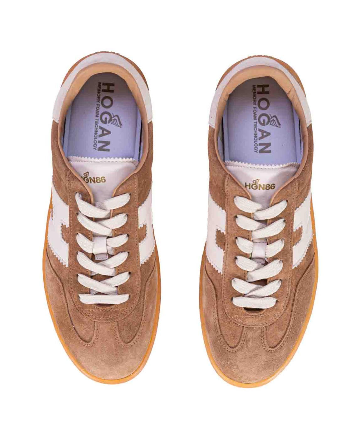 shop HOGAN Saldi Sneakers: Hogan sneakers Hogan Cool Beige.
Tomaia in pelle scamosciata.
H laterale e dettagli in nappa.
Fussbett in memory foam.
Suola a cassetta in gomma (TPU).
Indicazioni di cura e mantenimento incluse.
Custodia in tessuto inclusa.
Include un paio di lacci aggiuntivi.
Fabbricato in Italia.. HXM6470FB60PJQ-64H8 number 9373468