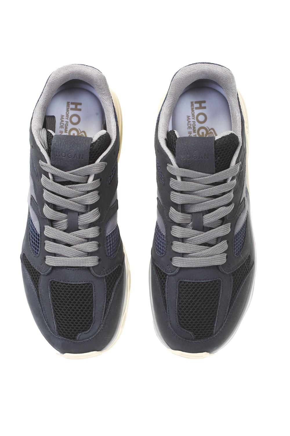 shop HOGAN Saldi Sneakers: Sneakers Hogan H665.
Tomaia in pelle scamosciata.
Inserti in pelle liscia.
Lavorazione traforata e punzonata.
H laterale.
Fussbett in memory foam.
Suola in EVA.
Costruzione Strobel.
Indicazioni di cura e mantenimento incluse.
Custodia in tessuto inclusa.
Include un paio di lacci aggiuntivi.
Fabbricato in Italia.. HXM6650FJ00TGD-0SSC number 7708530